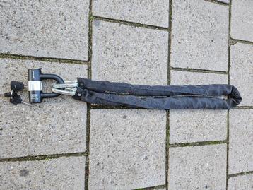 Groot motor kettingslot met drie sleutels beschikbaar voor biedingen