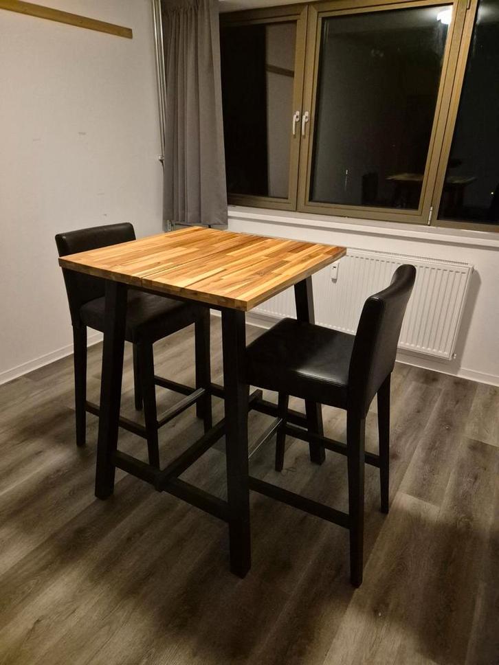Bartafel met twee hoge stoelen (Ikea), Huis en Inrichting, Barren, Zo goed als nieuw, Ophalen