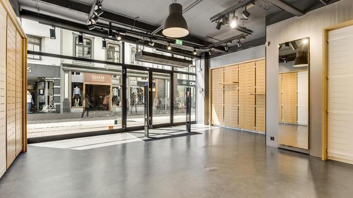 Huur Flex winkelruimte pop-up space Roermond (1–6 maanden), Zakelijke goederen, Kantoor en Winkelinrichting | Winkel en Inventaris