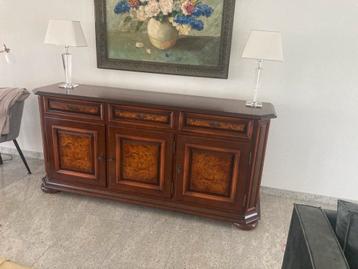 Mooi kersenhouten dressoir beschikbaar voor biedingen