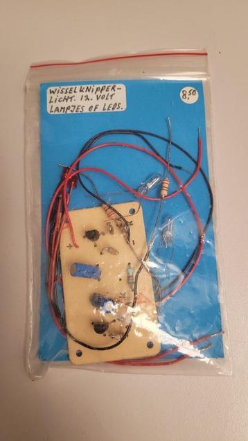 Wisselknipperlicht 12V voor lampjes of leds beschikbaar voor biedingen