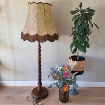 Vloerlamp met Varkensblaas Kap beschikbaar voor biedingen