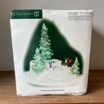 Department 56 Ice & Snow Skating Pond - North Pole - Elfjes, Diversen, Kerst, Ophalen of Verzenden, Zo goed als nieuw