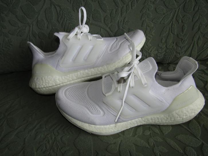 Adidas Ultraboost hardloopschoenen wit maat 39,5 ultra boost, Sport en Fitness, Loopsport en Atletiek, Zo goed als nieuw, Hardloopschoenen