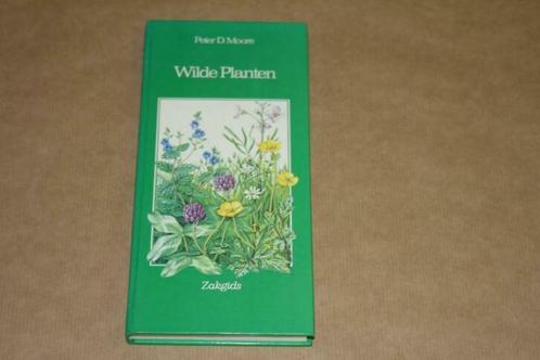 Wilde Planten - Zakgids - Peter D. Moore !!, Boeken, Natuur, Gelezen, Ophalen of Verzenden