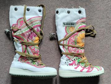 Warme winterlaarzen Snoboot TattooHigh. Dames. Schoenmaat 39 beschikbaar voor biedingen