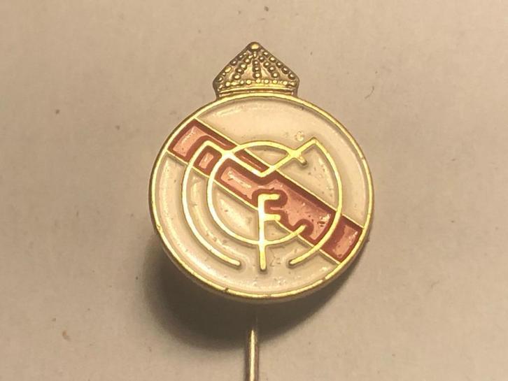 Metalen MCF VOETBALCLUB Speld (Wit/Oranje/Messingkleur)., Verzamelen, Speldjes, Pins en Buttons, Zo goed als nieuw, Speldje of Pin