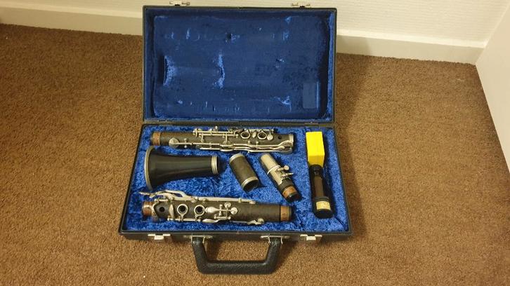 Klarinet in koffer, Muziek en Instrumenten, Blaasinstrumenten | Klarinetten, Gebruikt, Hout, Ophalen of Verzenden