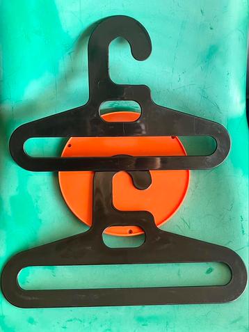Retro kledinghangers kunststof pop-art zwart jaren 80 flair beschikbaar voor biedingen
