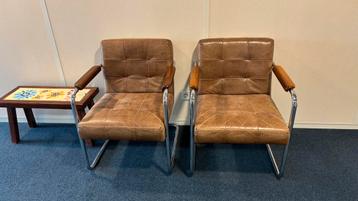 4 vintage leren stoelen – industrieel & comfortabel beschikbaar voor biedingen