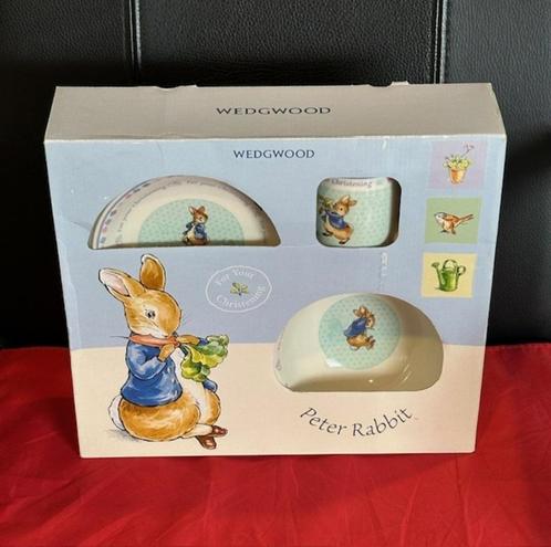 Peter Rabbit kadoset Christening, Wedgwood, mok/bord/schaal, Huis en Inrichting, Keuken | Servies, Zo goed als nieuw, Wedgwood