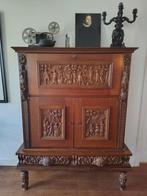 Vintage Bruine Kast met Houtsnijwerk, Antiek en Kunst, Antiek | Meubels | Kasten, Ophalen