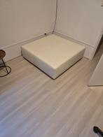 Wit lederen hocker 100 x 100 cm, Vierkant, Leer, Zo goed als nieuw, Landelijk, modern, Ibiza