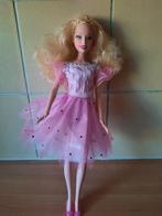 Barbie pop inclusief 3 outfits en accessoires, Ophalen of Verzenden, Zo goed als nieuw, Barbie
