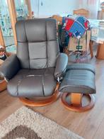 Draai fauteuil met voeten bankje., Huis en Inrichting, Fauteuils, Ophalen, Gebruikt, Metaal