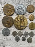 14. Penningen en 1 medaille Koningshuis, Verzenden, Overige materialen, Nederland