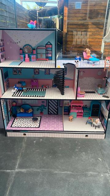 Lol huis + lift beschikbaar voor biedingen