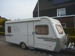 Hymer-Eriba Nova 465   Mover luifel Fietsenrek Fransbed, Rondzit, Frans bed, Particulier, 6 tot 7 meter