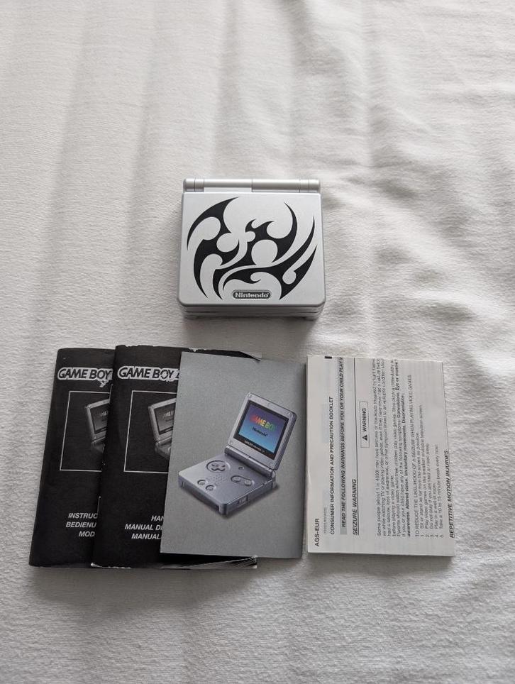 Nintendo Gameboy Advance SP - Limited Tribal Edition - Uniek, Spelcomputers en Games, Spelcomputers | Nintendo Game Boy, Zo goed als nieuw