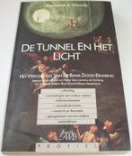 Moody, Raymond A. *** DE TUNNEL EN HET LICHT ***, Boeken, Esoterie en Spiritualiteit, Overige typen, Ophalen of Verzenden, Zo goed als nieuw