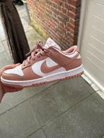 Nike dunk low roze nieuw!, Ophalen of Verzenden, Zo goed als nieuw, Roze, Sneakers of Gympen