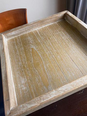 Riverdale white washed dienblad beschikbaar voor biedingen