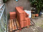 Dakpannen, nokvorsten, hoekpannen, Doe-het-zelf en Verbouw, Dakpannen en Dakbedekking, Ophalen, Steen of Klei, Zo goed als nieuw