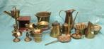 Verschillenden messing miniatuurtjes en een houten stoofje, Antiek en Kunst, Ophalen of Verzenden