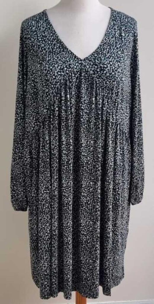 Rainbow zwarte jurk met kleine bloemetjes mt. 52/54, Kleding | Dames, Grote Maten, Zo goed als nieuw, Jurk, Zwart, Ophalen of Verzenden