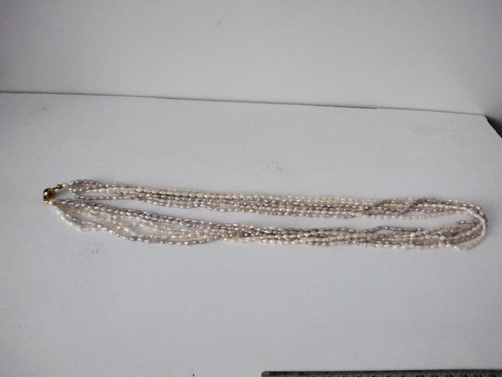 Parelketting met gouden slotje, Sieraden, Tassen en Uiterlijk, Kettingen, Zo goed als nieuw, Ophalen of Verzenden