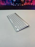 Apple Magic Keyboard - Draadloos, Ophalen of Verzenden, Qwerty, Zo goed als nieuw, Draadloos