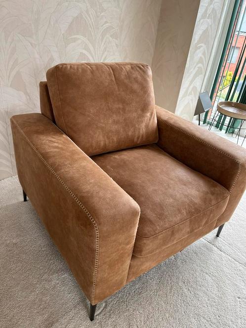 Bruine fauteuil, zachte suède leren stof, zeer comfortabel, Huis en Inrichting, Fauteuils, Zo goed als nieuw, Leer, Stof, 75 tot 100 cm