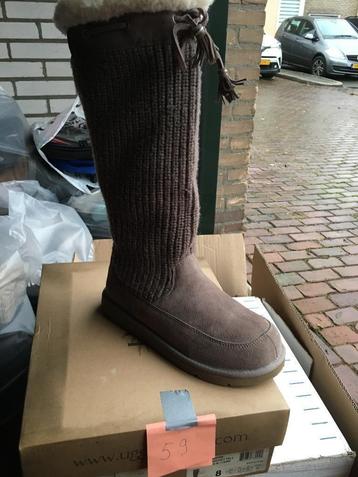 Ugg hoge laars, deels gebreid, maat 39 beschikbaar voor biedingen