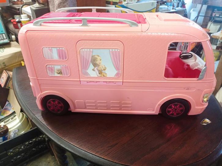 Barbie Camper met Accessoires en Poppen, Kinderen en Baby's, Speelgoed | Poppen, Gebruikt, Barbie, Ophalen of Verzenden