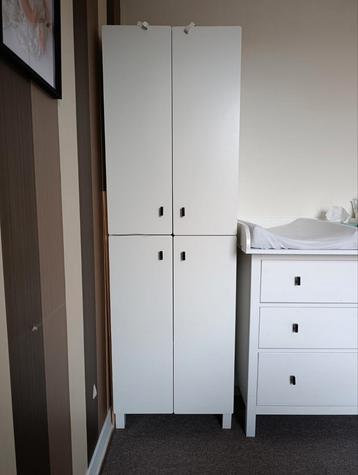Ikea SMÅSTAD / PLATSA

Kledingkast, wit beschikbaar voor biedingen