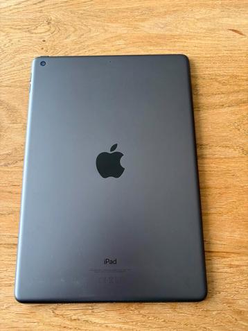 iPad 7e generatie 32GB Space Grey + Hoes beschikbaar voor biedingen