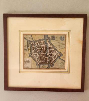 Handgekleurd kaartje "Dockvm" 1634 (Dokkum) beschikbaar voor biedingen