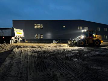 Shovel te huur  beschikbaar voor biedingen
