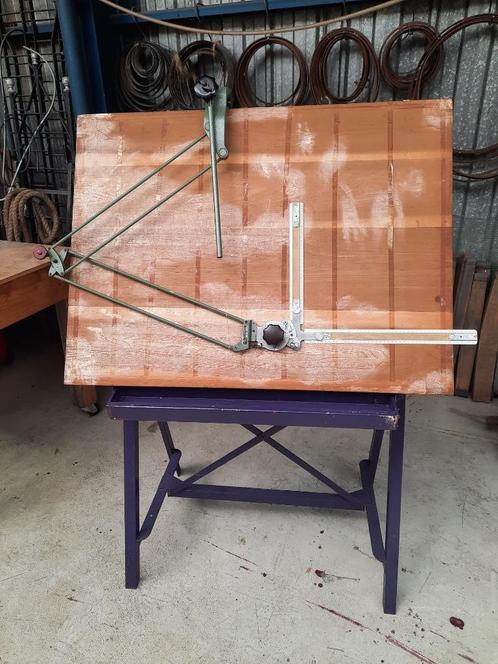 Zeer degelijke (oude) tekentafel, Doe-het-zelf en Verbouw, Tekentafels, Gebruikt, Minder dan 130 cm, Ophalen