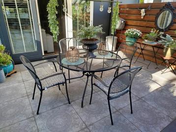 Tuinset Kettler ronde tafel met vier stoelen. beschikbaar voor biedingen