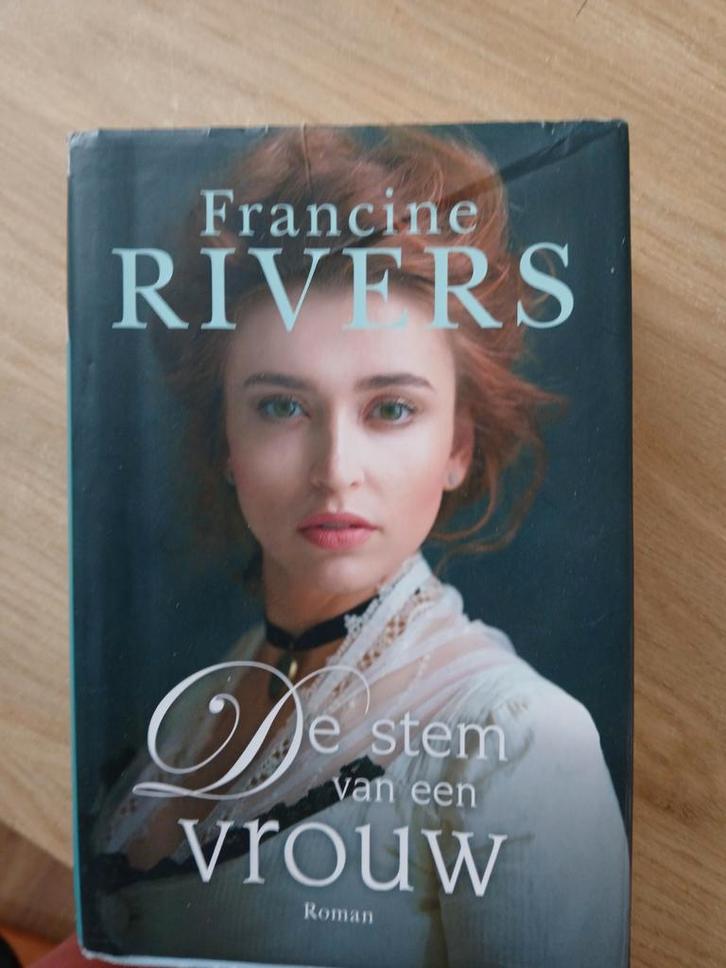 De Stem van een Vrouw - Francine Rivers, Boeken, Romans, Gelezen, Nederland, Ophalen of Verzenden