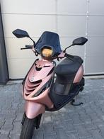 Piaggio Zip 4T Scooter Mat Lichtroze FULL OPTION (BROM), Overige modellen, Maximaal 45 km/u, N.V.T., Zo goed als nieuw