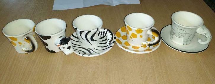 Mooie set koffietassen met dieren, Huis en Inrichting, Keuken | Servies, Nieuw, Kop(pen) en/of Schotel(s), Overige stijlen, Porselein