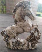 oud gipsen paard in reliëf 16,5cm hoog, Antiek en Kunst, Ophalen of Verzenden