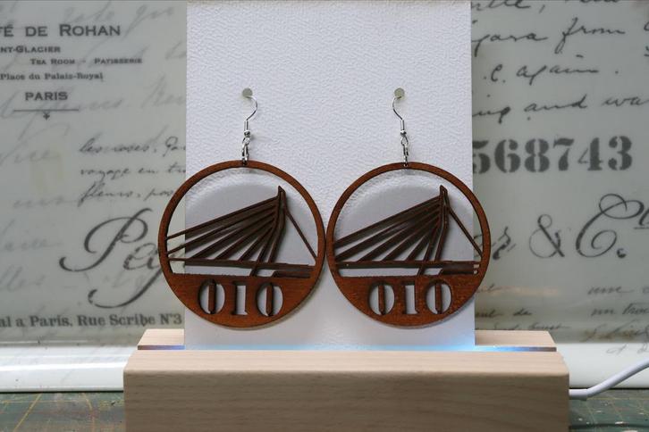 Erasmusbrug Oorbellen - Laser Gesneden Rotterdam, Sieraden, Tassen en Uiterlijk, Oorbellen, Nieuw, Hangers, Overige materialen