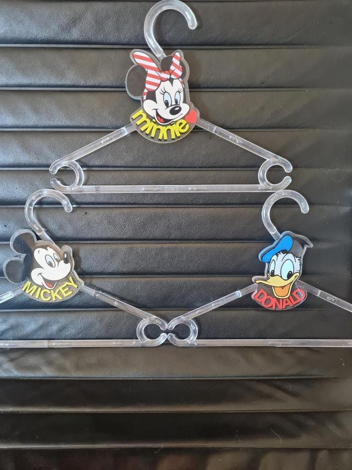 Mickey Mouse & Donald Duck kleding hangers (Disney), Verzamelen, Disney, Zo goed als nieuw, Beeldje of Figuurtje, Mickey Mouse