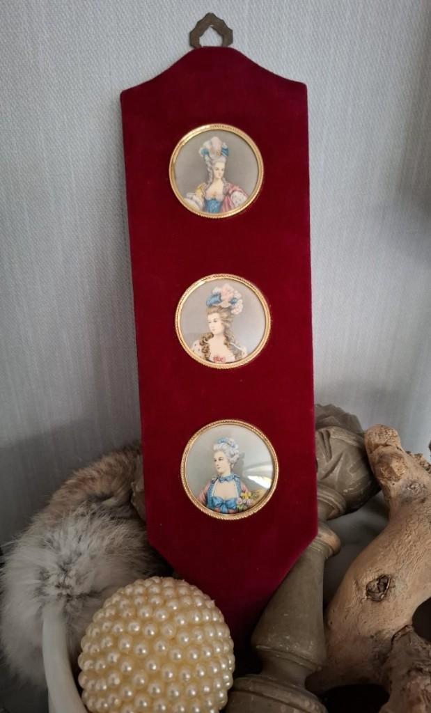 Vintage fluwelen houder met 3 mini fotolijstjes, barok dames, Antiek en Kunst, Ophalen of Verzenden