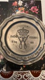 Tinnen bord dag van het verzet, Antiek en Kunst, Antiek | Tin, Ophalen