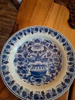 Delfts Blauw Bord - Schade, voor Restauratie, Antiek en Kunst, Antiek | Keramiek en Aardewerk, Ophalen of Verzenden