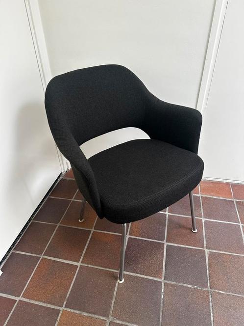 4 stuks 1960s Eero Saarinen Knoll International design, Huis en Inrichting, Stoelen, Zo goed als nieuw, Stof, Zwart, Ophalen